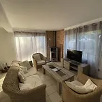 Villa Spacieuse Avec Veranda Et Jardin A - Fr-1-413-209