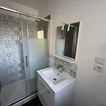 Villa Spacieuse Avec Veranda Et Jardin A - Fr-1-413-209 *