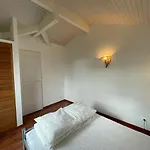 Villa Spacieuse Avec Veranda Et Jardin A - Fr-1-413-209 *