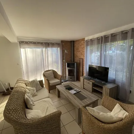 빌라 Spacieuse Avec Jacuzzi, A 200m De La A - Fr-1-413-209
