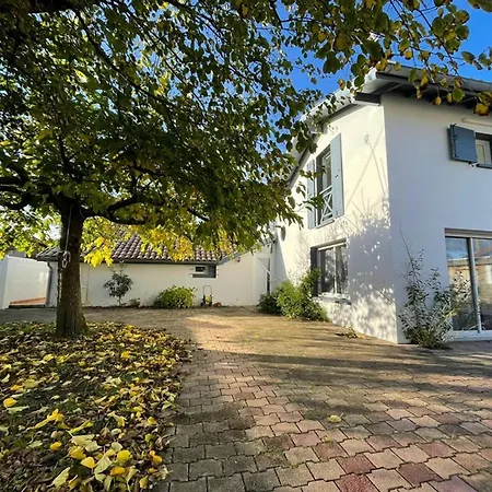 Spacieuse Avec Veranda Et Jardin A - Fr-1-413-209 Villa