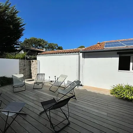 Spacieuse Avec Veranda Et Jardin A - Fr-1-413-209